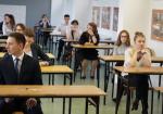 Maturzyści zdają egzamin dojrzałości