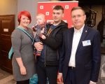 Prezydent kwestował na rzecz małego Filipka