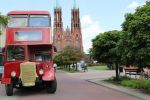 Zobacz XIX wieczną osadę fabryczną z perspektywy londyńskiego autobusu!